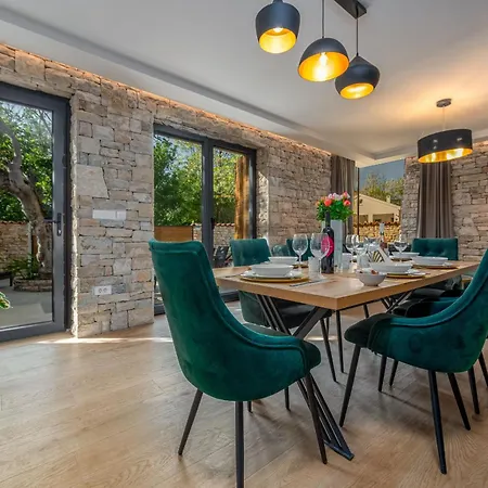 Giulia Zadarvillas * プリヴラカ