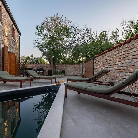 Giulia Zadarvillas ヴィラ *