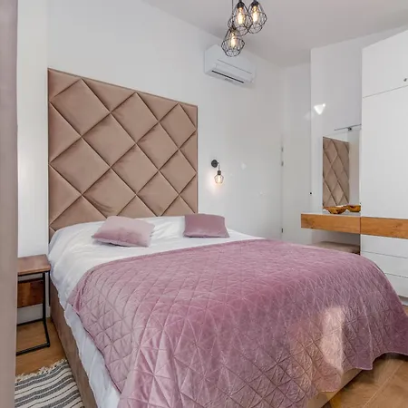 Giulia Zadarvillas プリヴラカ